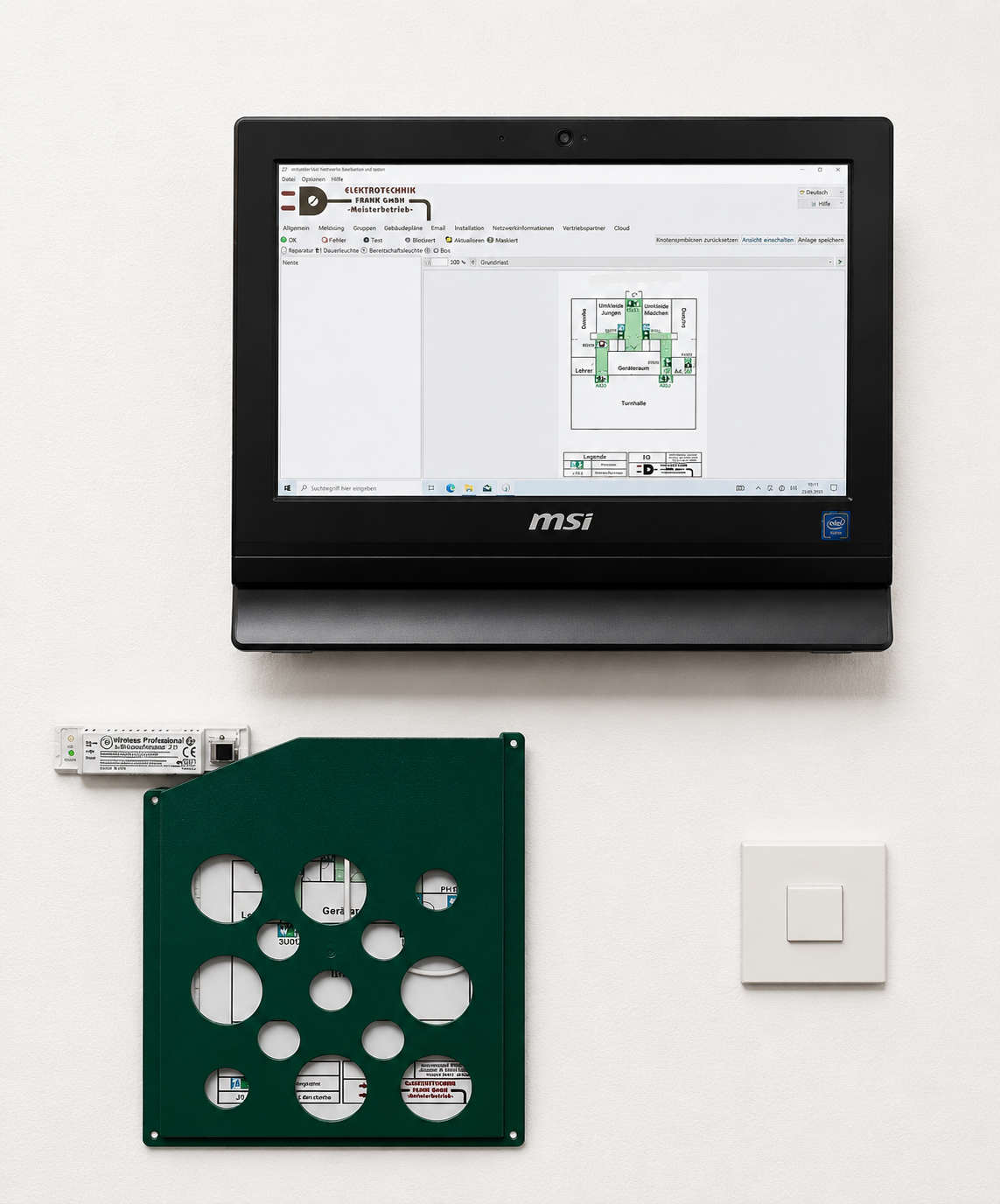 Sicherheitsbeleuchtung mit Wireless-Control-Zentrale, Funkmodul und Gebäudedokumentation